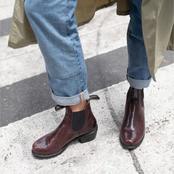 Blundstone Embossed Leather Boot. 2166. Dress boot. Elastic sided. Size: 7, 8, 9 - Picture 10 of 14